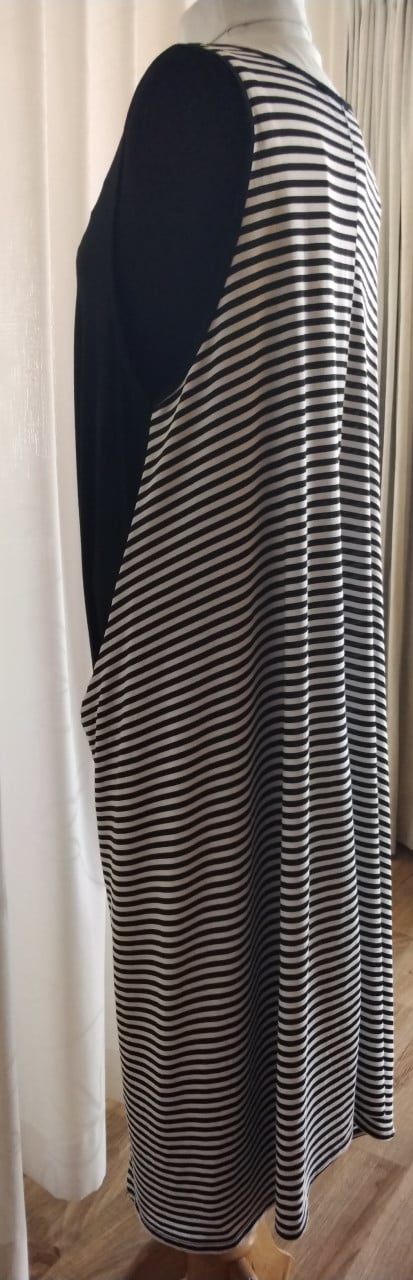 Aparte zwart/-witte lange jurk