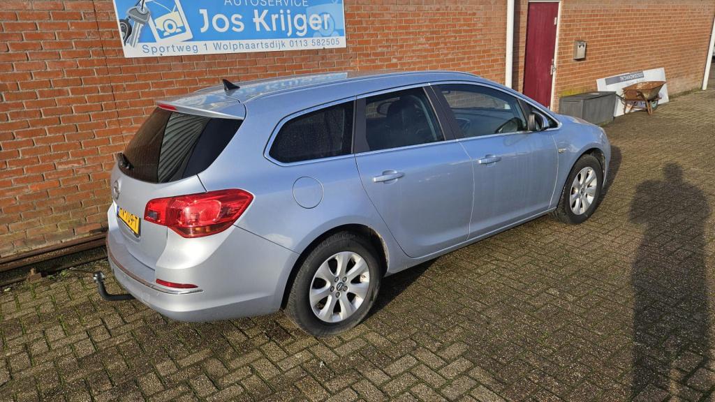 Opel Astra sports tourer 1.4 turbo blitz