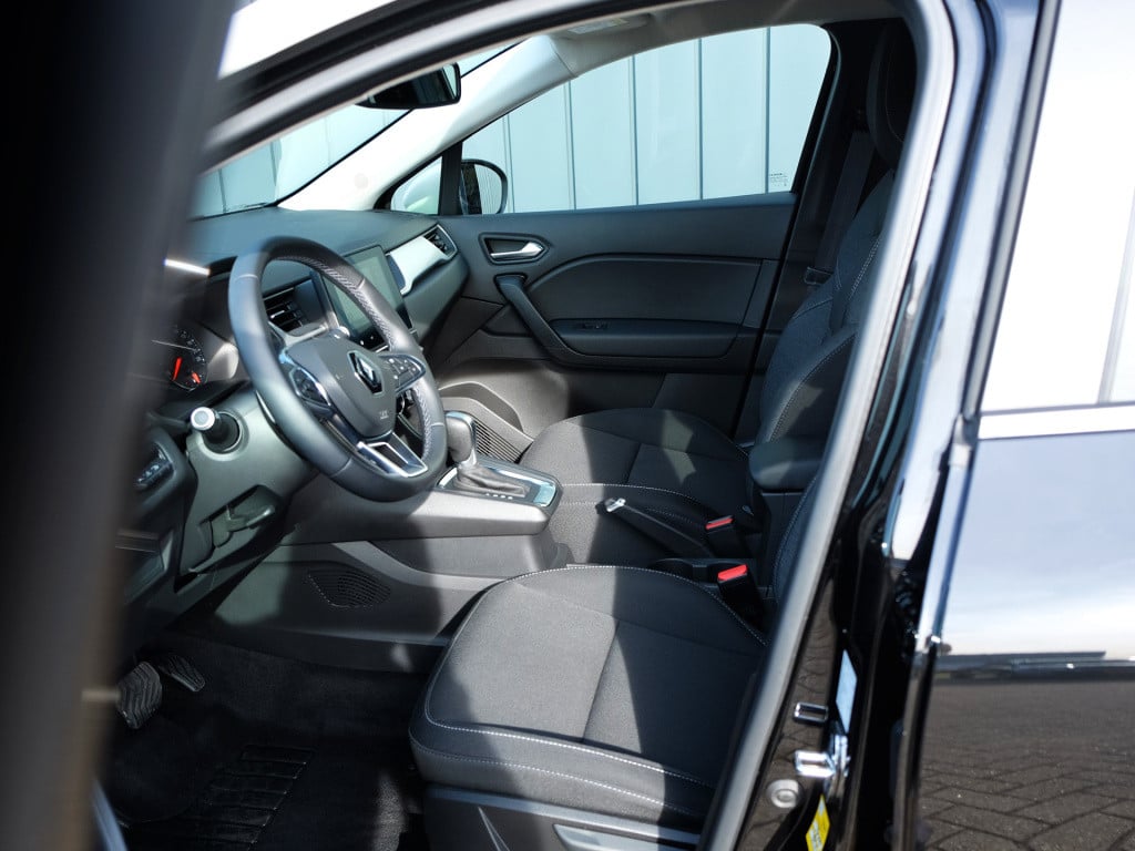 Renault Captur tce 130 zen automaat | navi full map | trekhaak 1500kg | cli