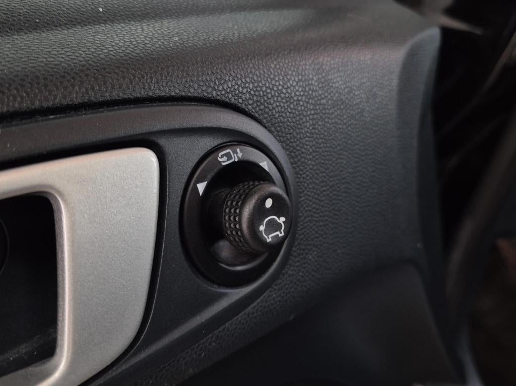 Ford Fiesta 1.25 titanium / keyless / cruisecontrol / nieuwe distriebutieri