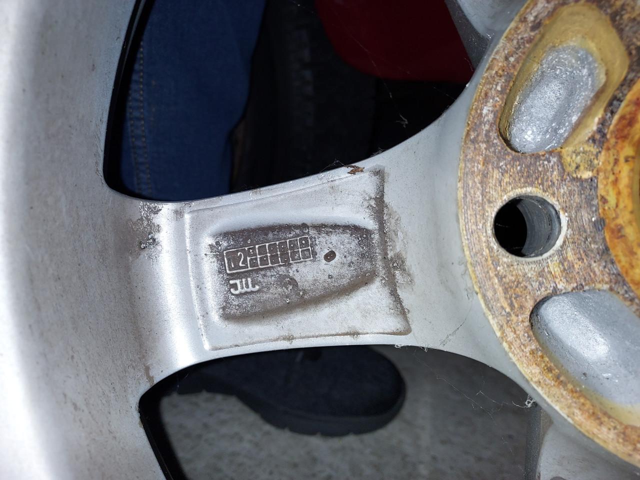 4 stuks 16" DEZENT lichtmetalen velg voor Toyota Verso