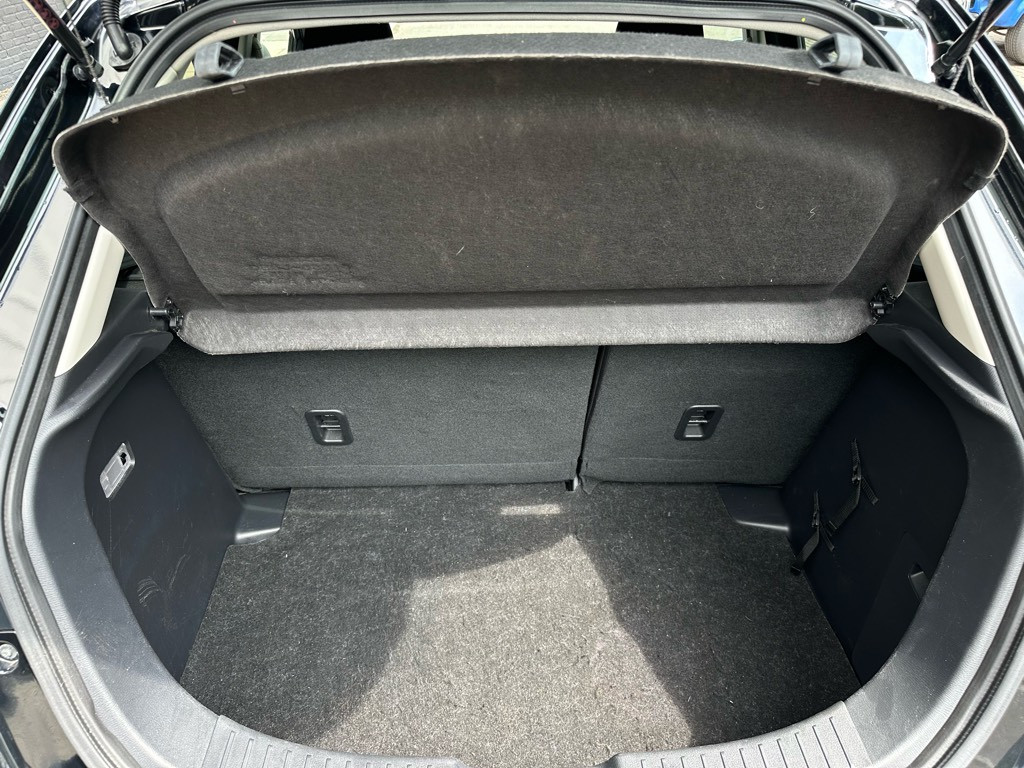 Mazda 2 1.5 skyactive - gt // cruise, navi, stoelverwarming //