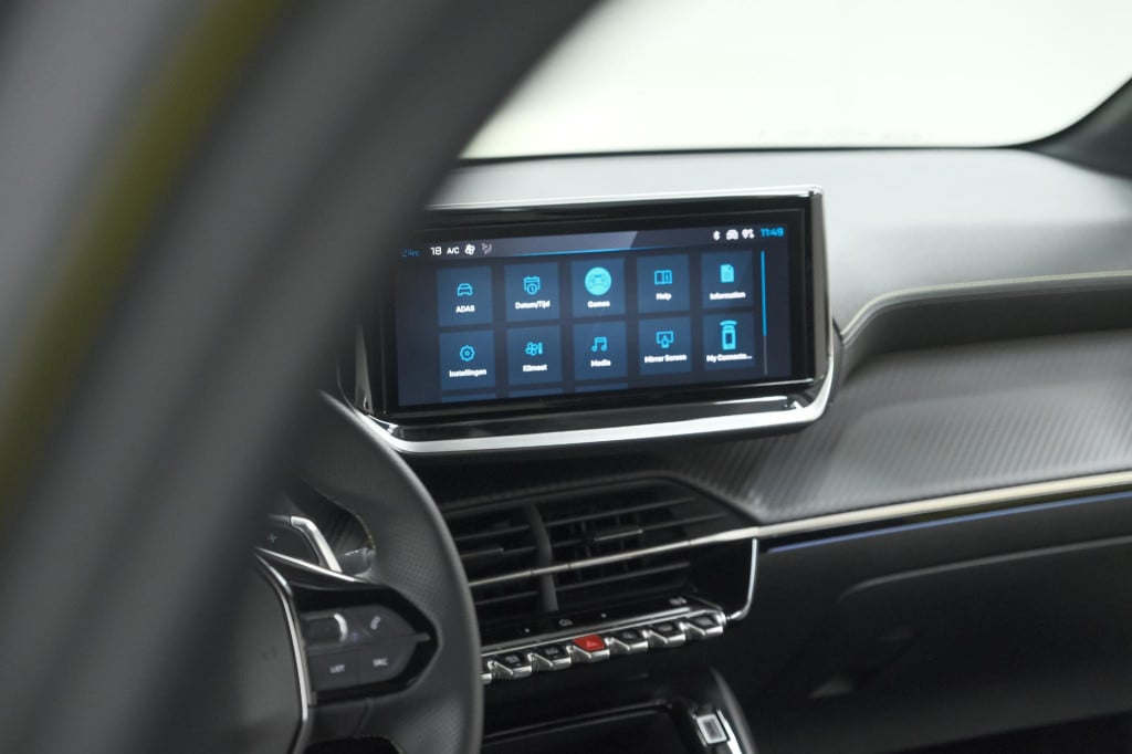 Peugeot 208 hybrid 136 e-dcs6 gt | camera | navigatie | parkeersensoren