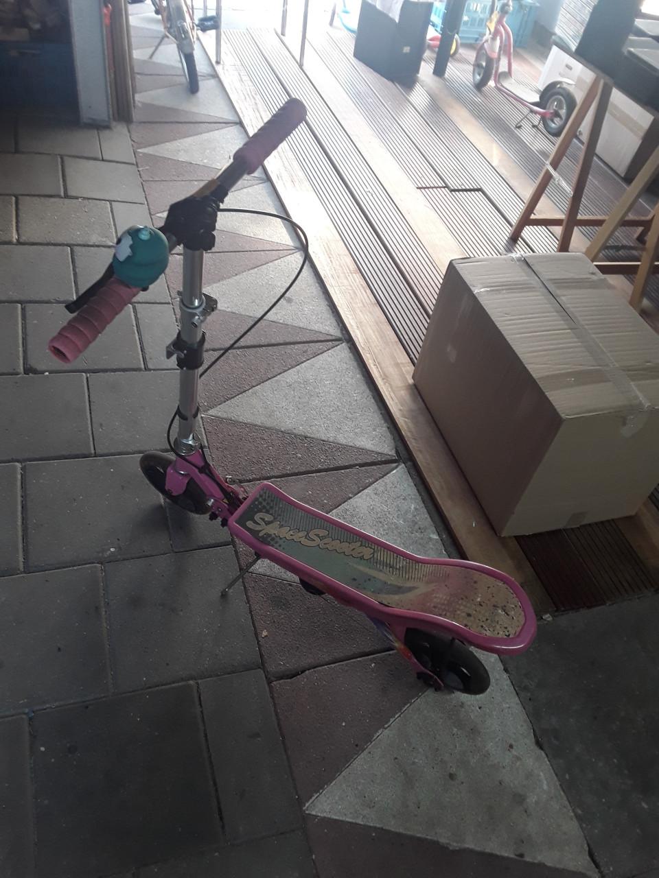 Te koop een space scooter