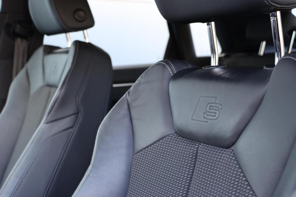 Audi Q3 45 tfsi e s edition 245pk s tronic | soh 97,6% |