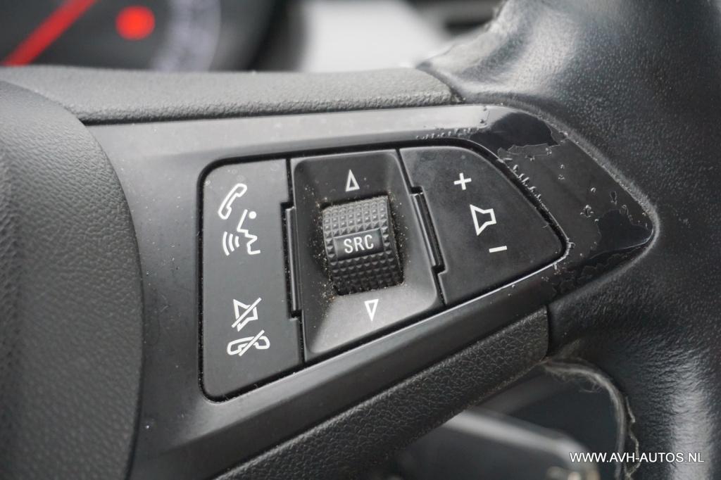 Opel Corsa 1.4 color edition