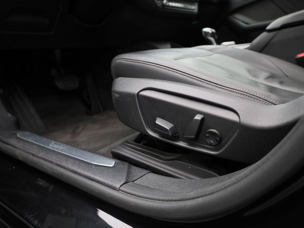 BMW 1 Serie 118i executive | automaat | schuifdak | leder | stoel verwarmin