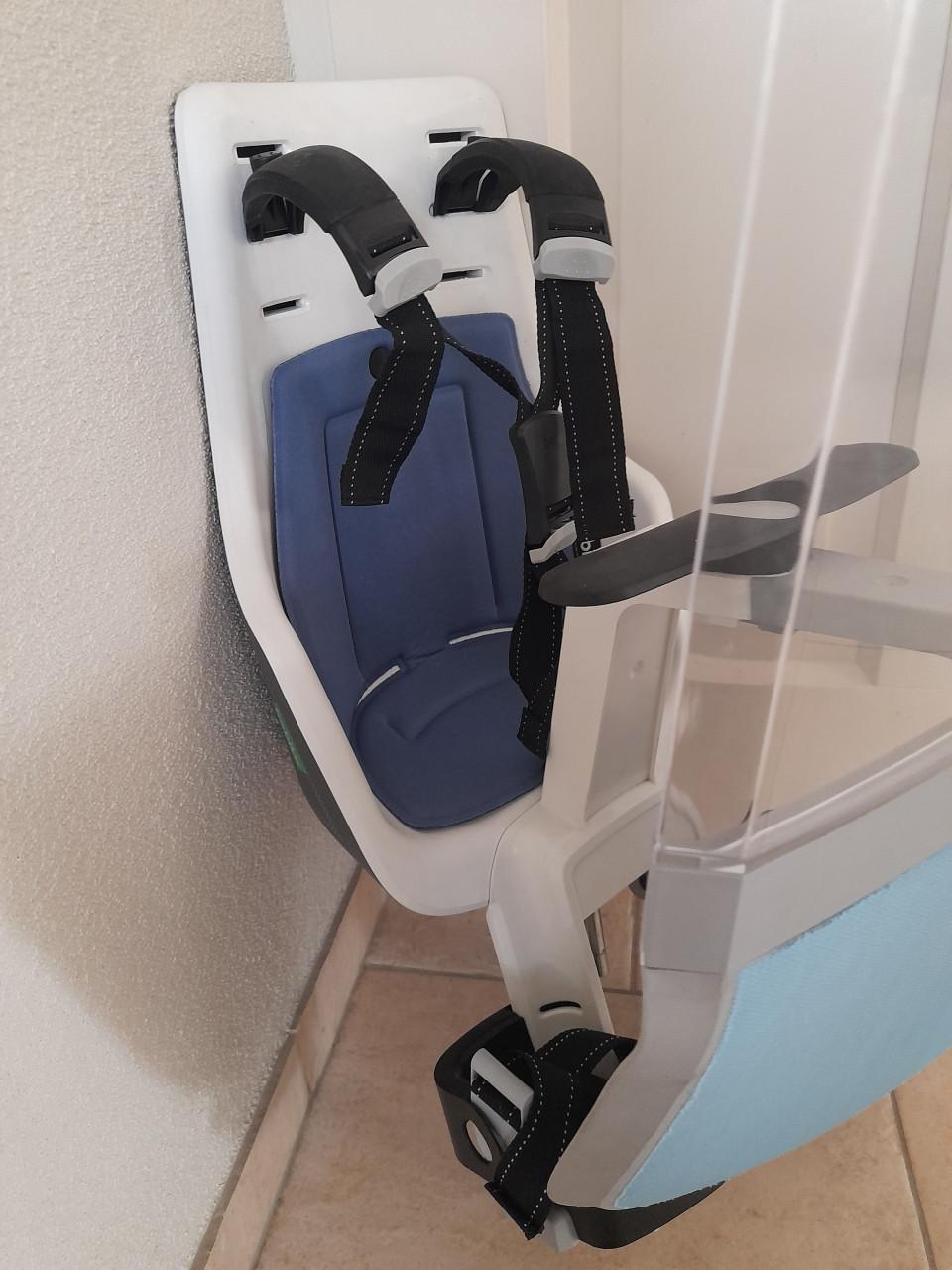 Bobike Fietsstoeltje  (MINI) (met scherm (in goede nette staat )