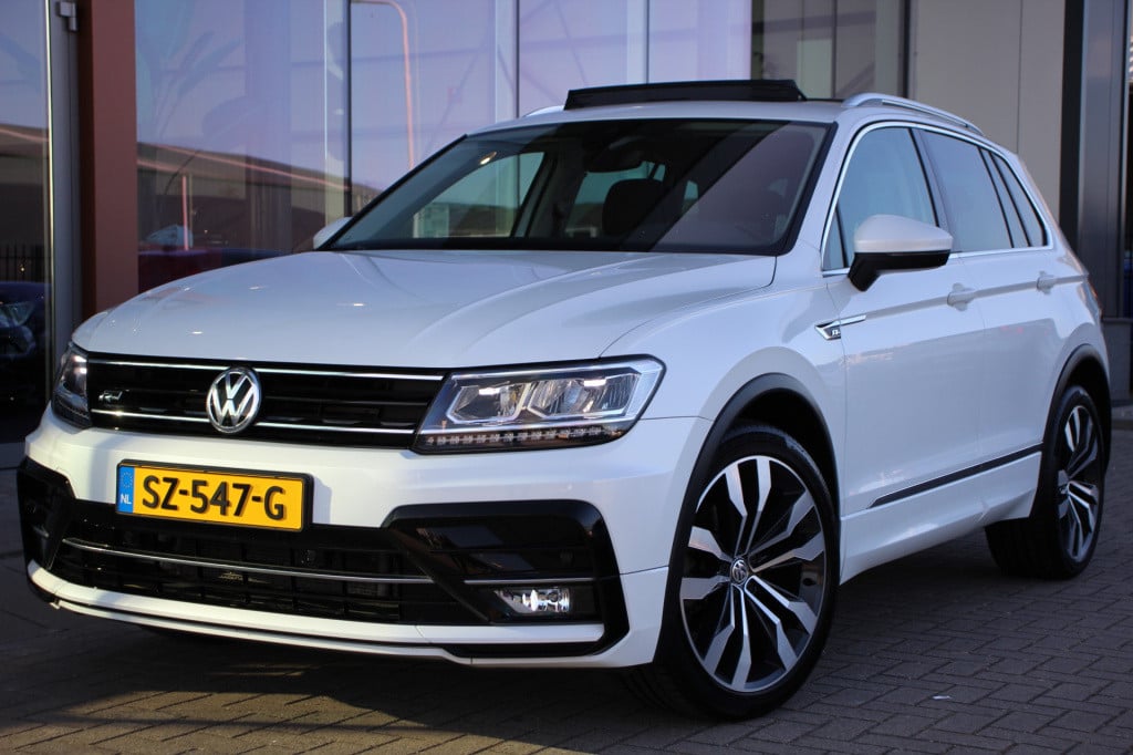 Volkswagen Tiguan 1.4 tsi 4motion r-line | pano | v.c. | acc | el. trekhaak