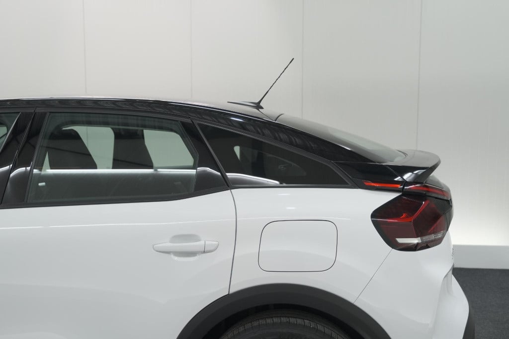 Citroen C4 puretech 130 eat8 feel edition | camera | apple carplay | parkee