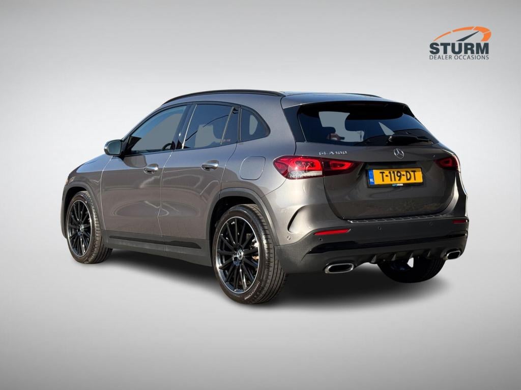 Mercedes-Benz Gla-klasse 180 amg line nl-auto, trekhaak afneembaar np. €60.