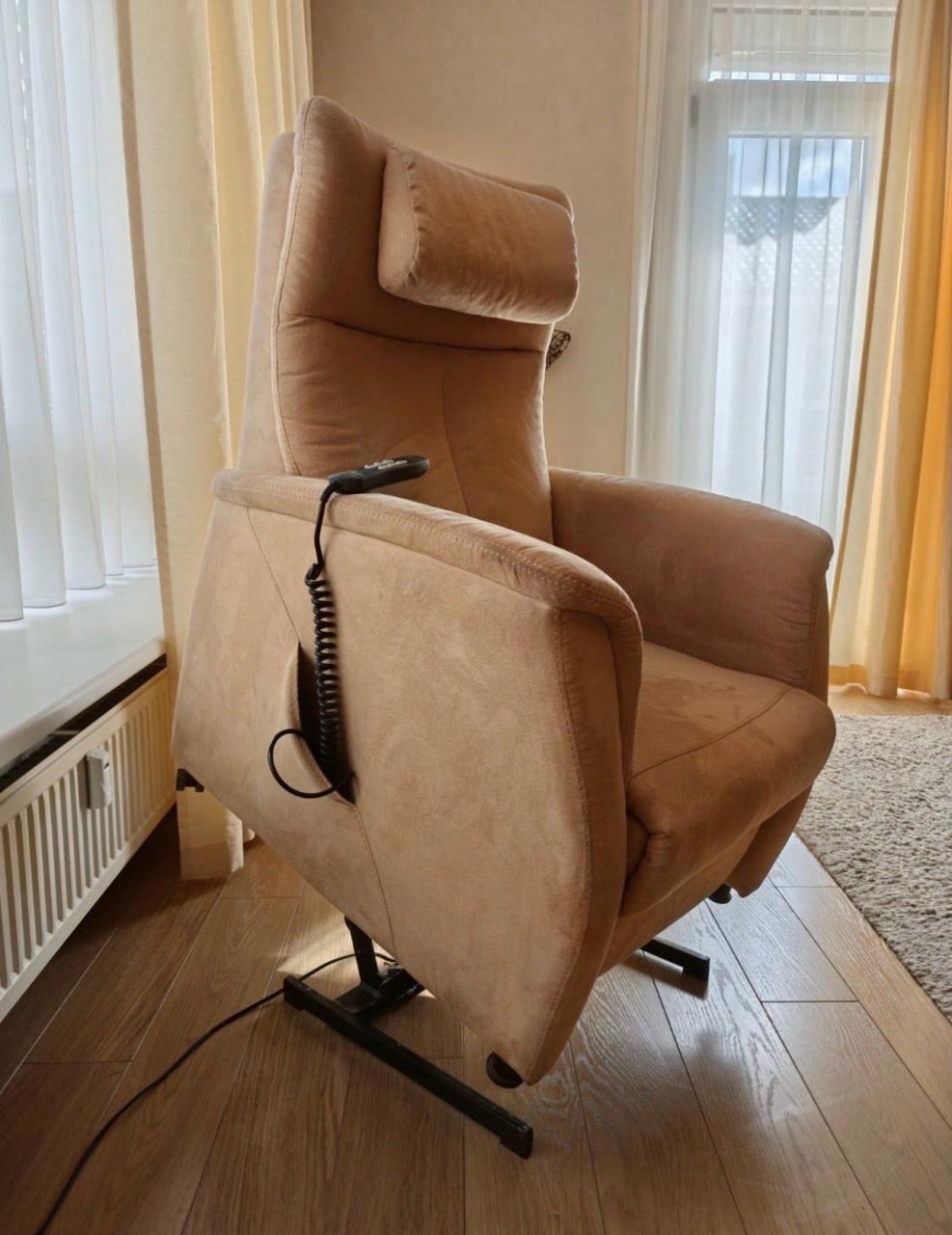 Degelijke Prominent elektrische sta op fauteuil / stoel