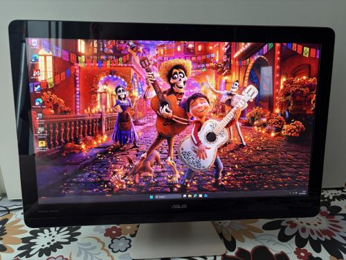Asus Zen AiO Pro Z240IEGT-GA033T 4K Ultra HD Multi-Touchscreen Display