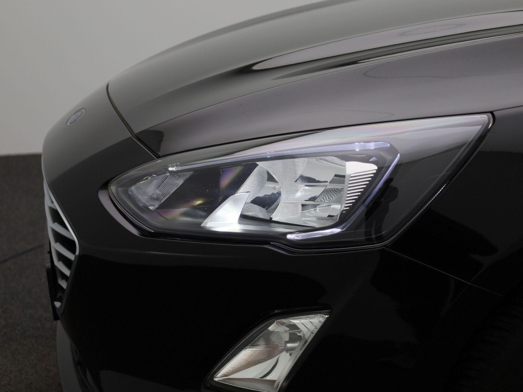 Ford Focus wagon 1.0 ecoboost hybrid trend edition business | cruise contro