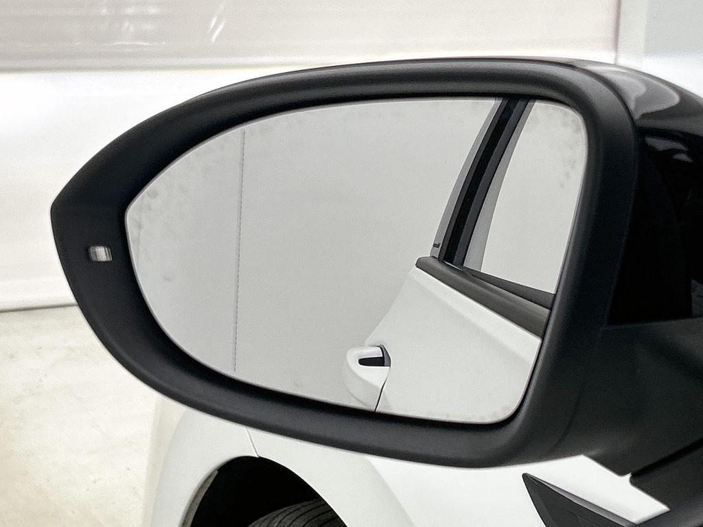 Volkswagen Golf 1.5 etsi r-line business | automaat | panoramadak | navigat