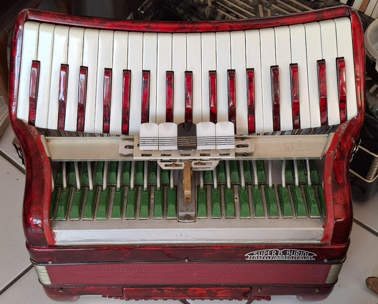 Accordeon Ballone Burini Waaier klavier