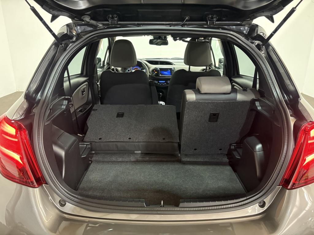Toyota Yaris 1.5 hybrid dynamic bi-tone | camera | navi |