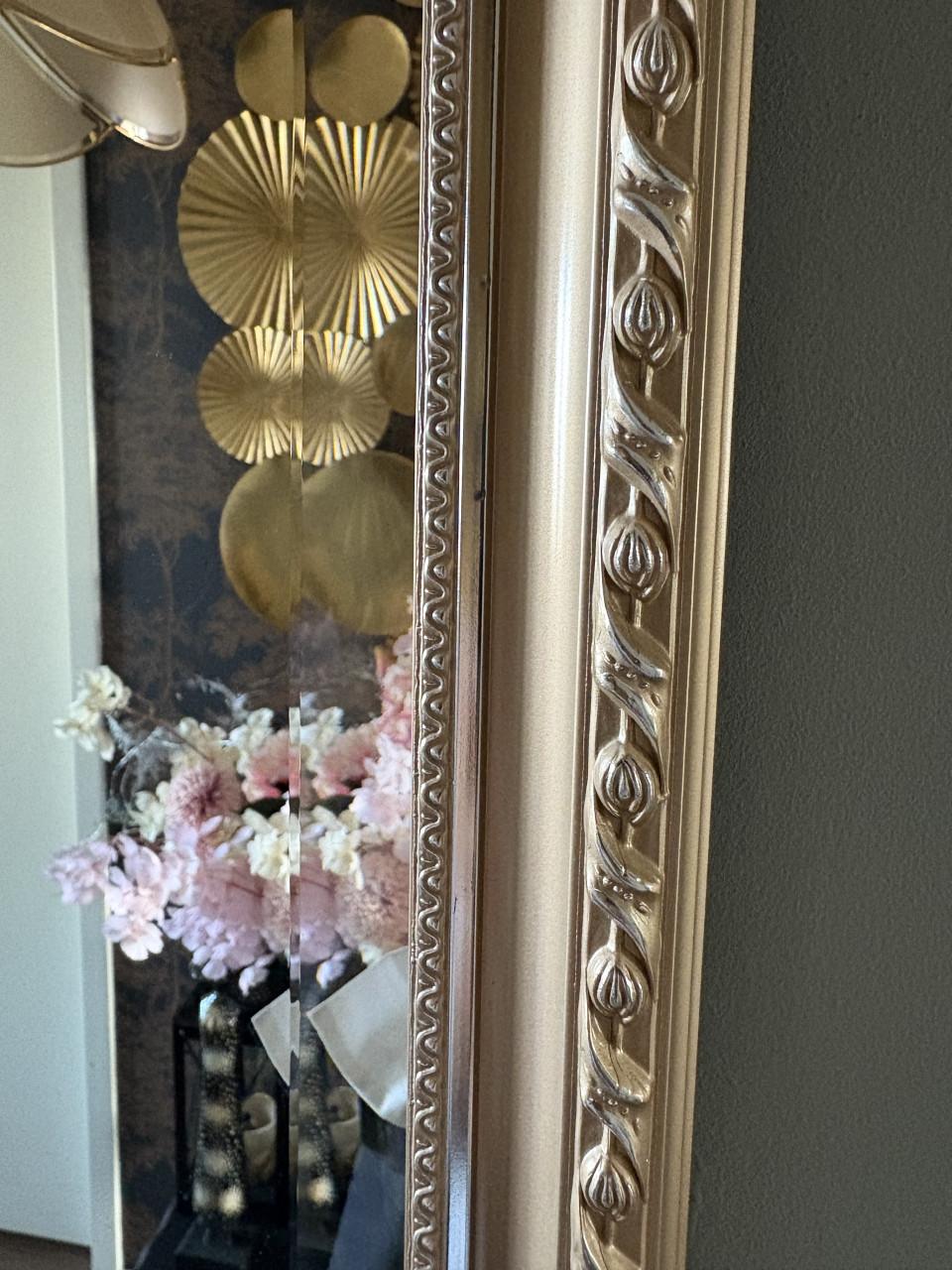 Facet geslepen spiegel in goudkleurig omlijsting