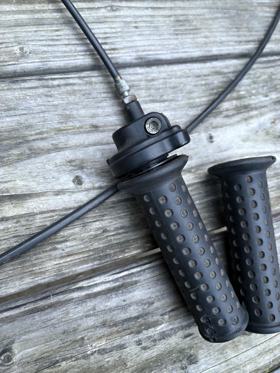 Piaggio Zip 4takt gaskabel met gashendel en handvaten