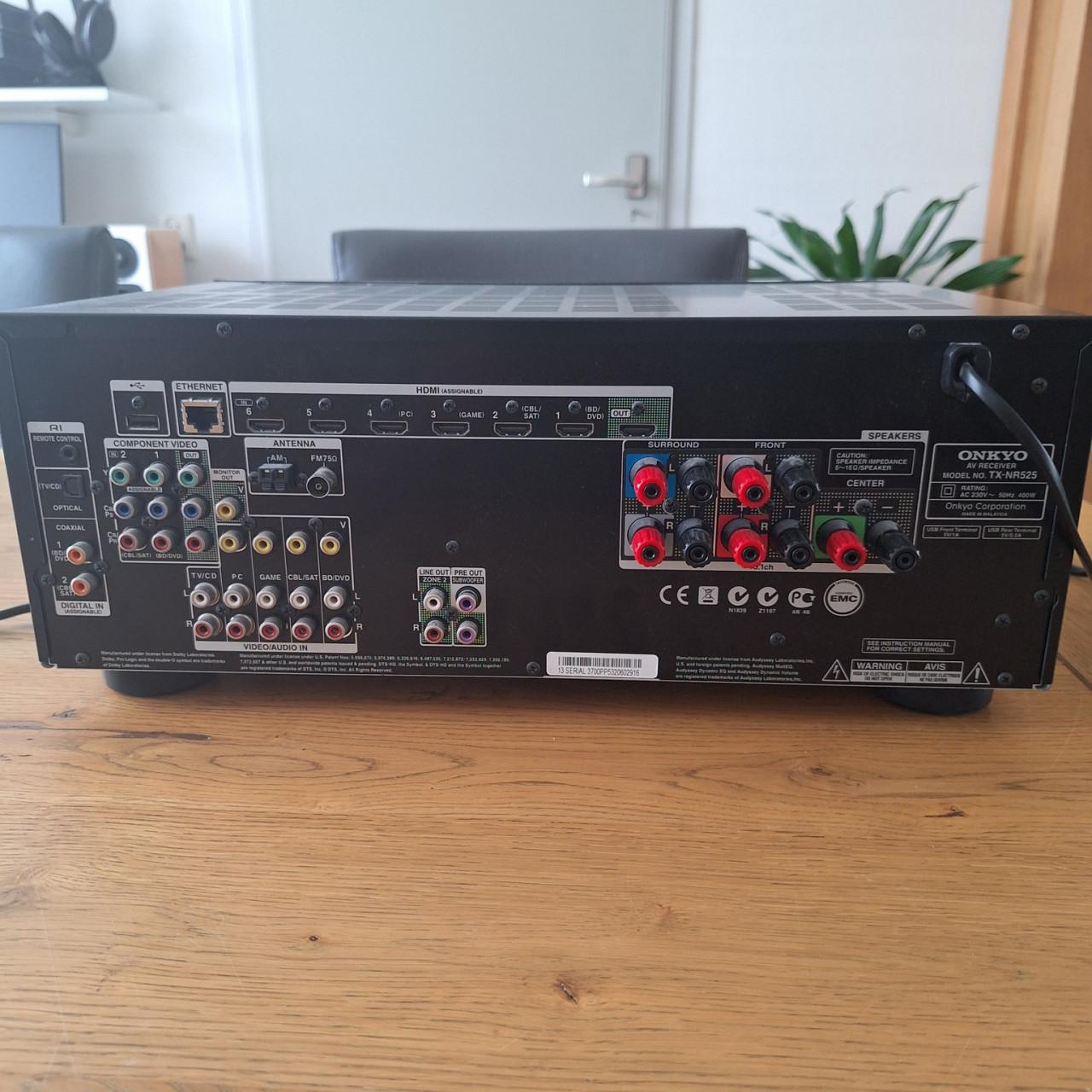 Onkyo TX-NR525 A/V-receiver met Harman Kardon HKTS 30 5.1 speakerset