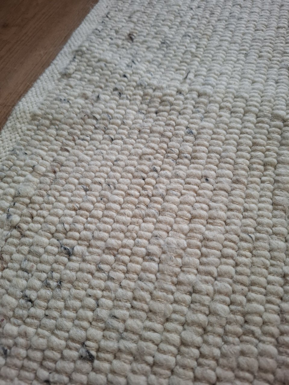 Groot wollen vloerkleed 210×160cm