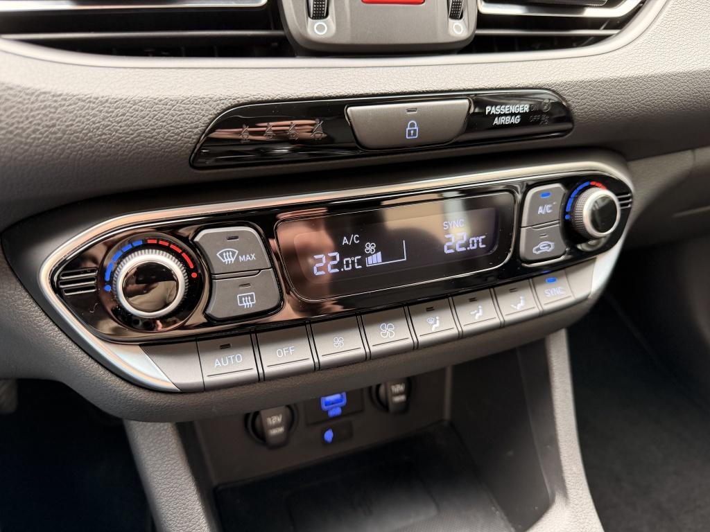 Hyundai I 30 1.0 t-gdi mhev comfort smart | navigatie | lage-km! | carplay 