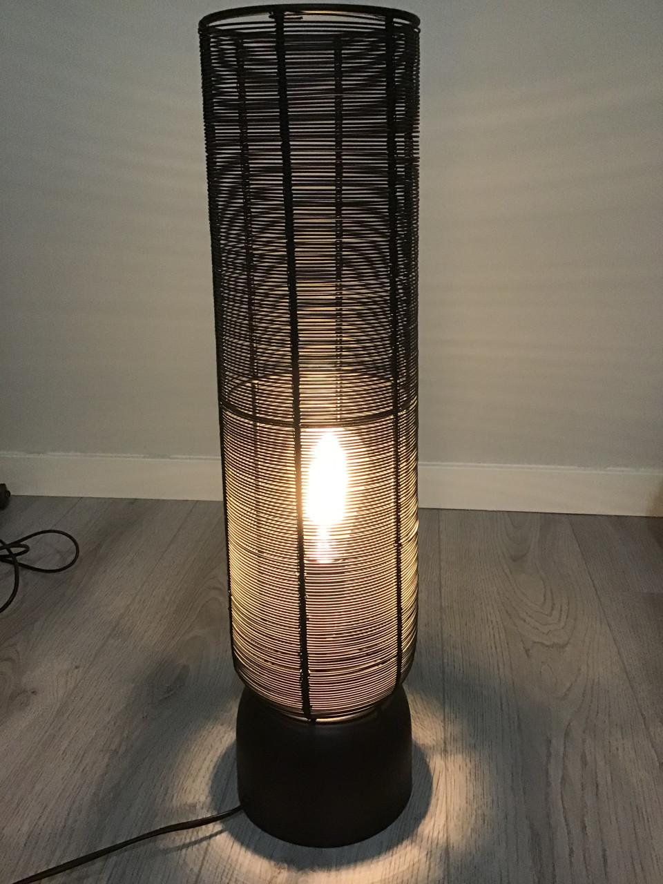 Zwarte metalen lampen, 60 cm hoog, diameter 14 cm