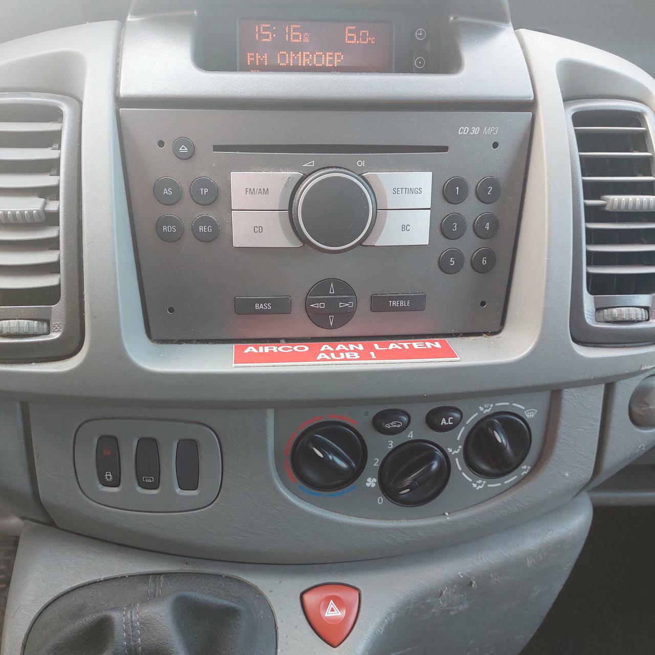 Opel Vivaro 2.0 CDTI 2.7 T -   140.801 Km