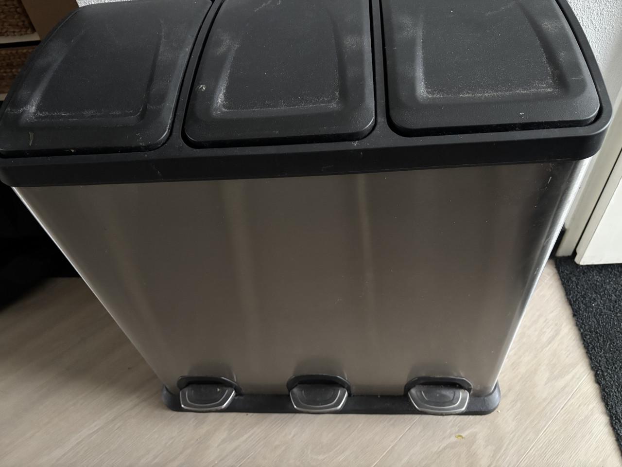 Afvalbak met 3 bakken