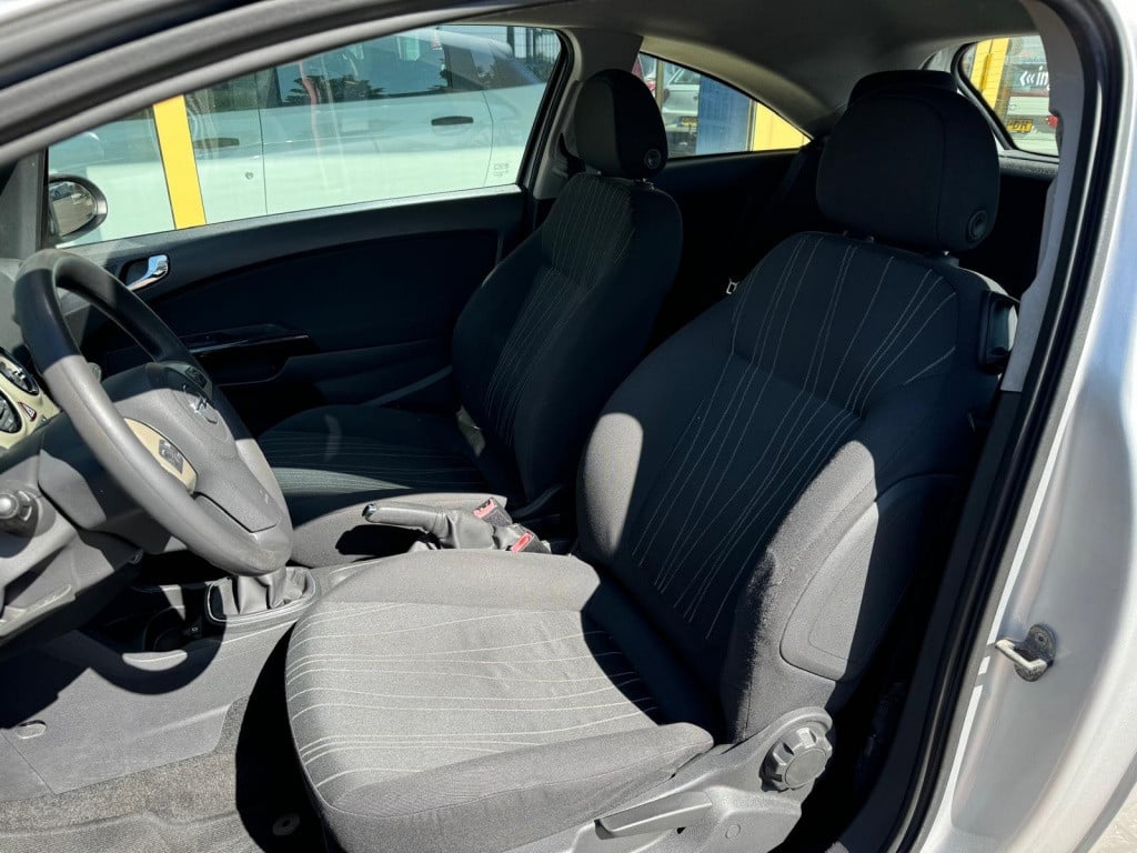 Opel Corsa 1.4-16v enjoy