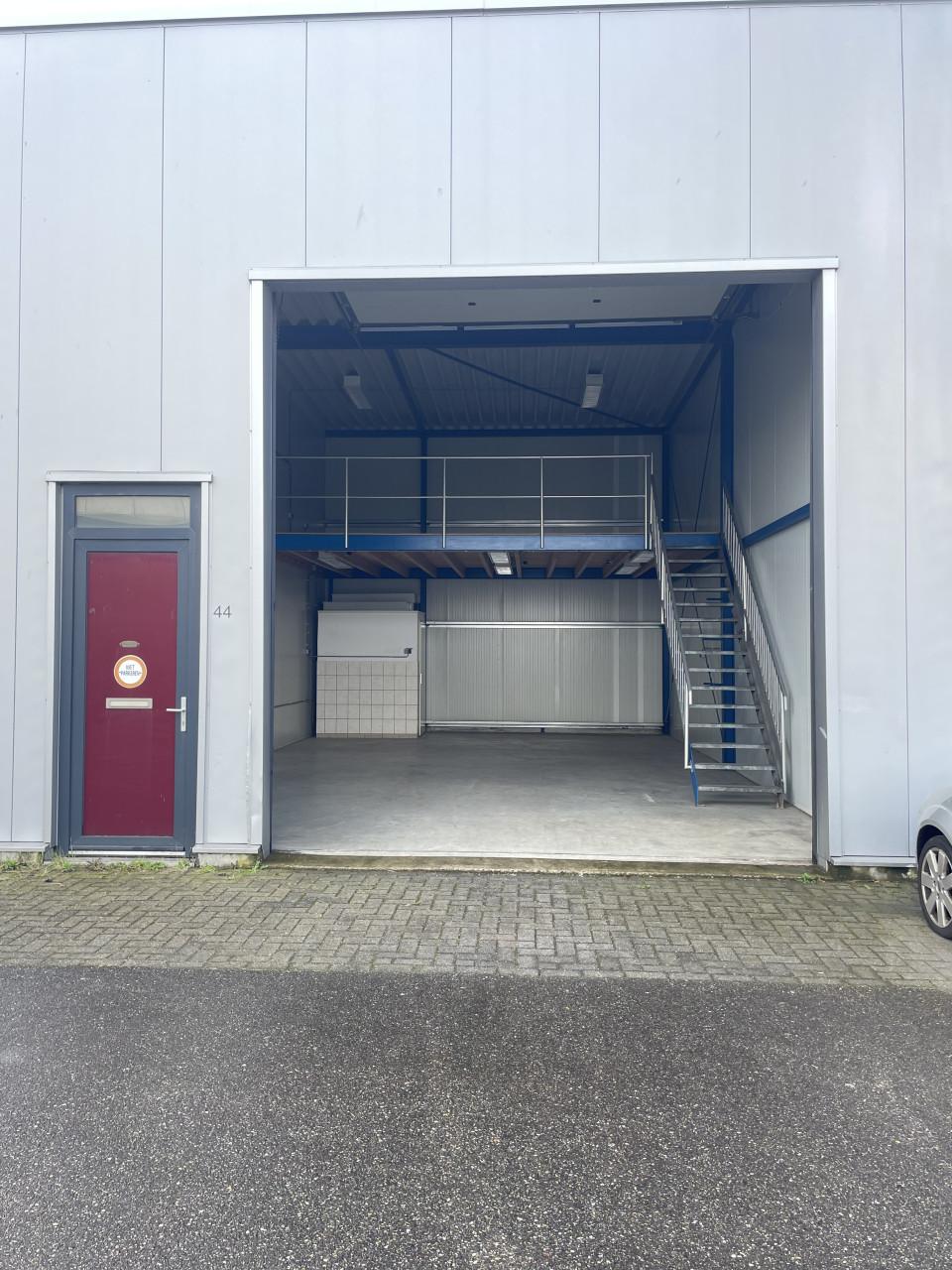 Loods te huur.