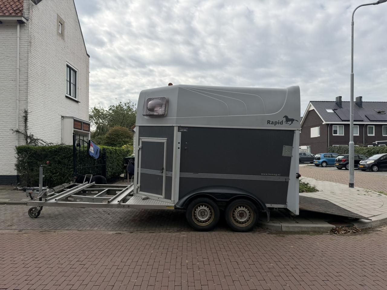 Koetsentrailer voor twee paarden of pony's