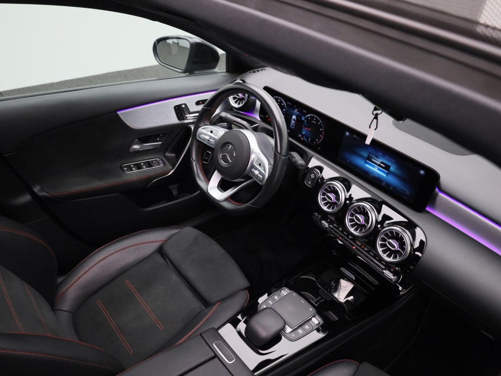 Mercedes-Benz A-Klasse 180 business solution amg | automaat | lmv | panoram