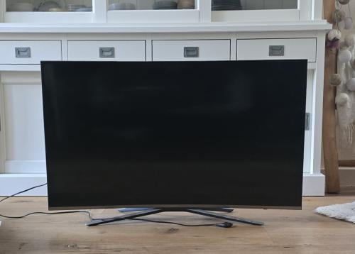 Samsung SmartTV - Curved Crystal Color UHD TV 6-Serie