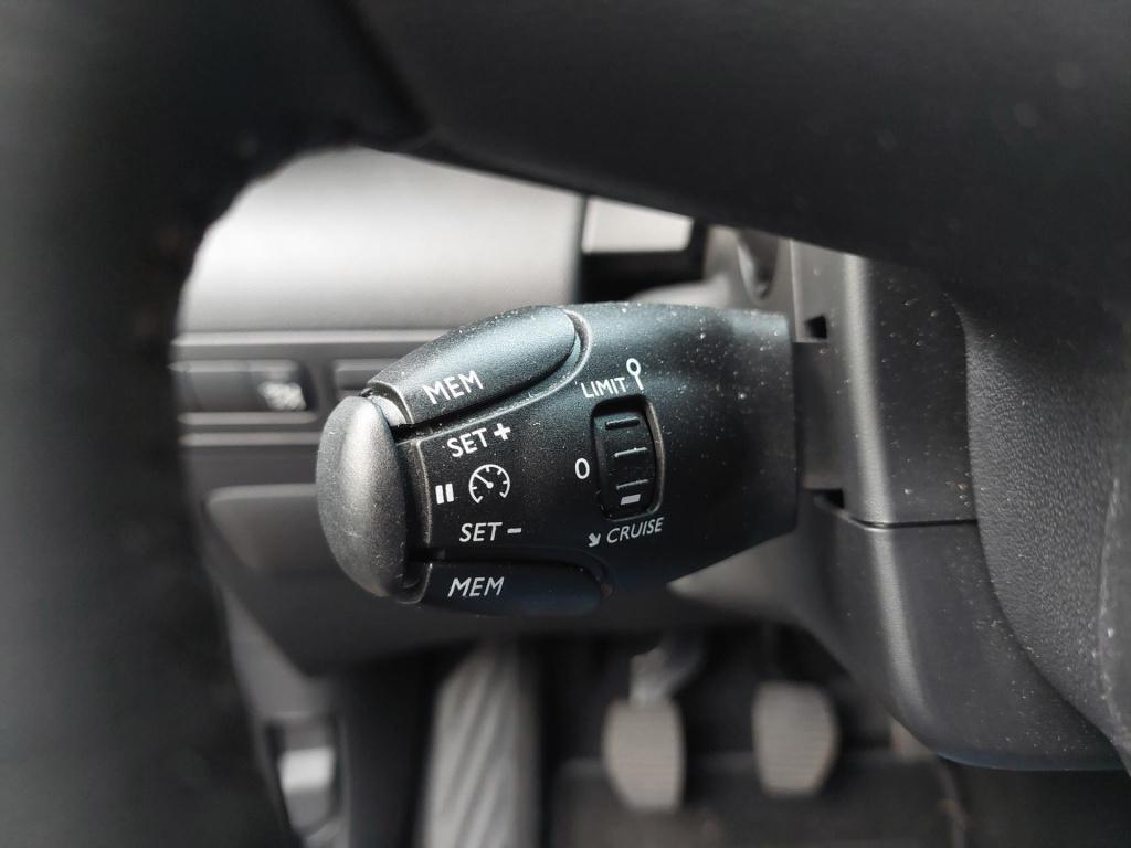 Citroen C3 Aircross suv 110 shine navi/clima/cam/trehaak