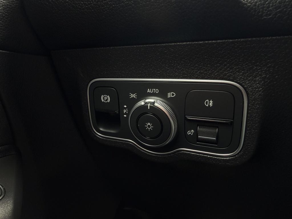 Mercedes-Benz Glb 180 amg line - 7 persoons - origineel nl -