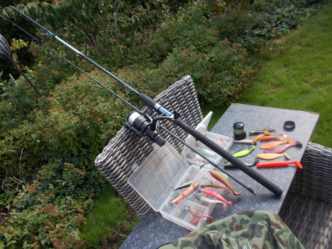 Zeebaarset direct visklaar. Sea Bass hengel,Shimano molen, kunstaas, tas