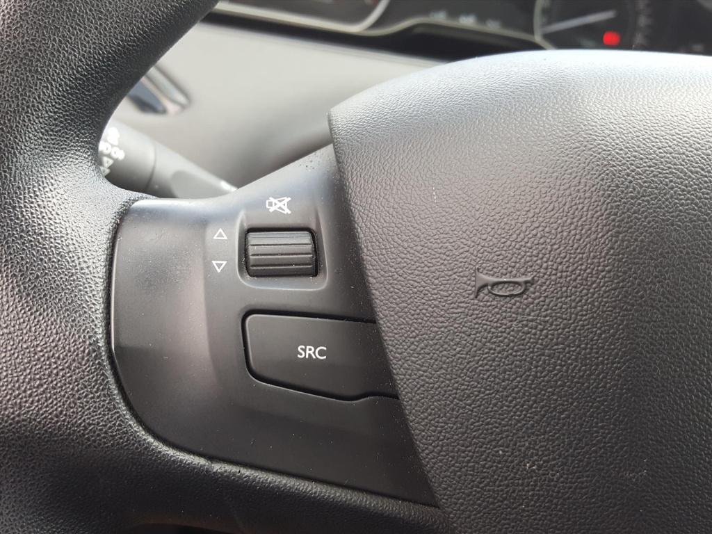 Peugeot 208 1.2 82pk 5d blue lion navigatie | airco | cruise control | park