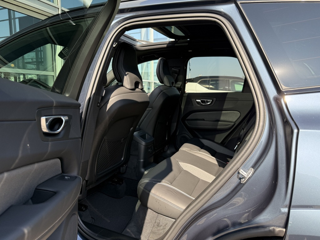 Volvo XC60 t6 awd ultra dark