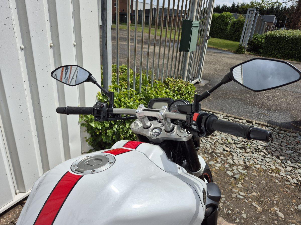 Yamaha FZ1  uit 2009,  dikke naked bike