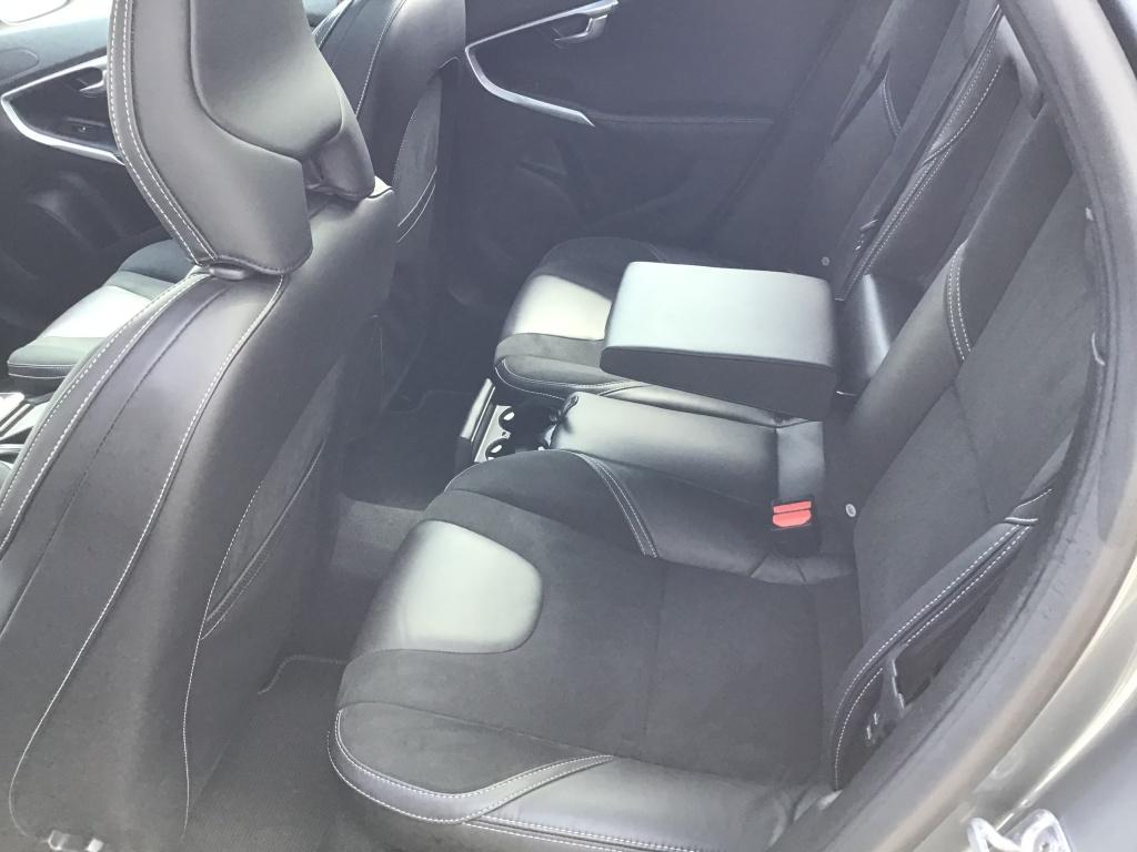 Volvo V40 t3 153pk aut6 polar+ sport| panodak| camera| trekhgaak| h&k soun