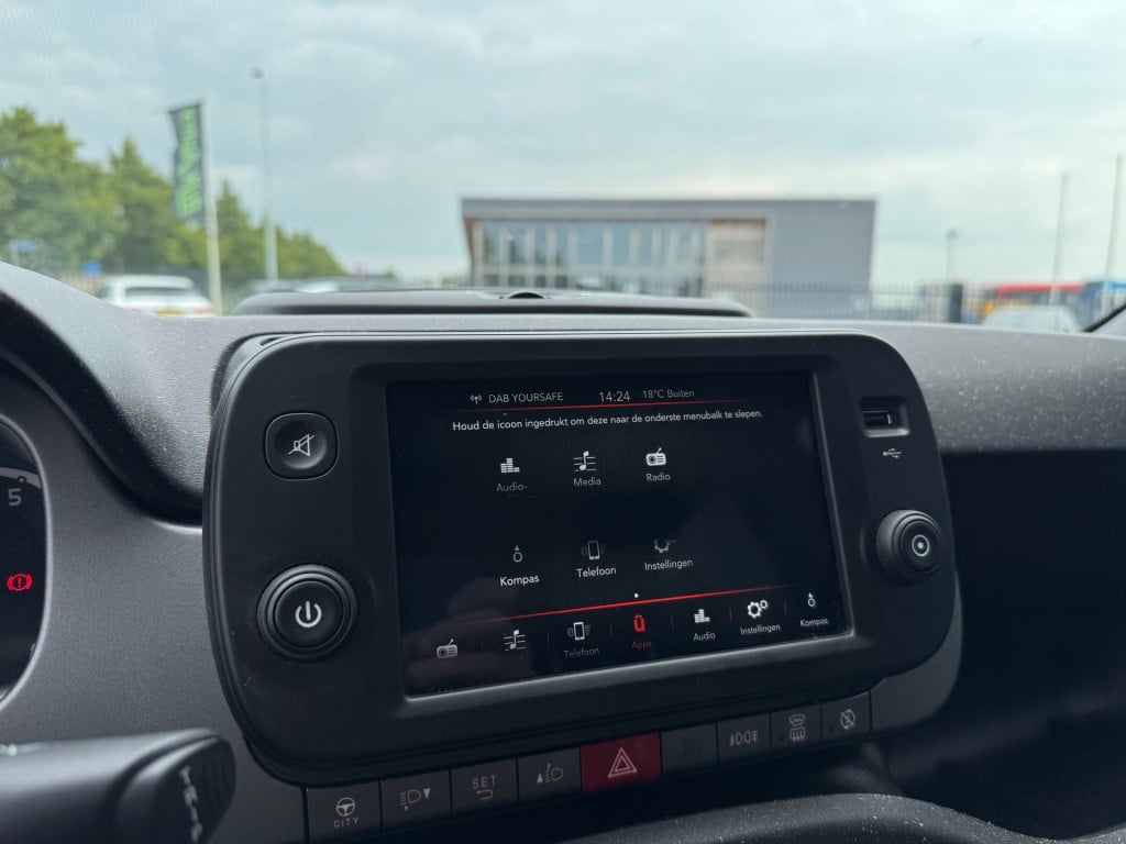 Fiat Panda 1.0 hybrid cross * stoel + voorruit verwarming * airco * bluetoo