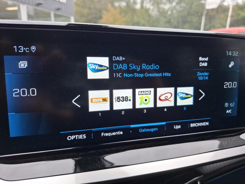 Peugeot 2008 suv 130 gt-line schuif-/kanteldak/cam/trekhaak