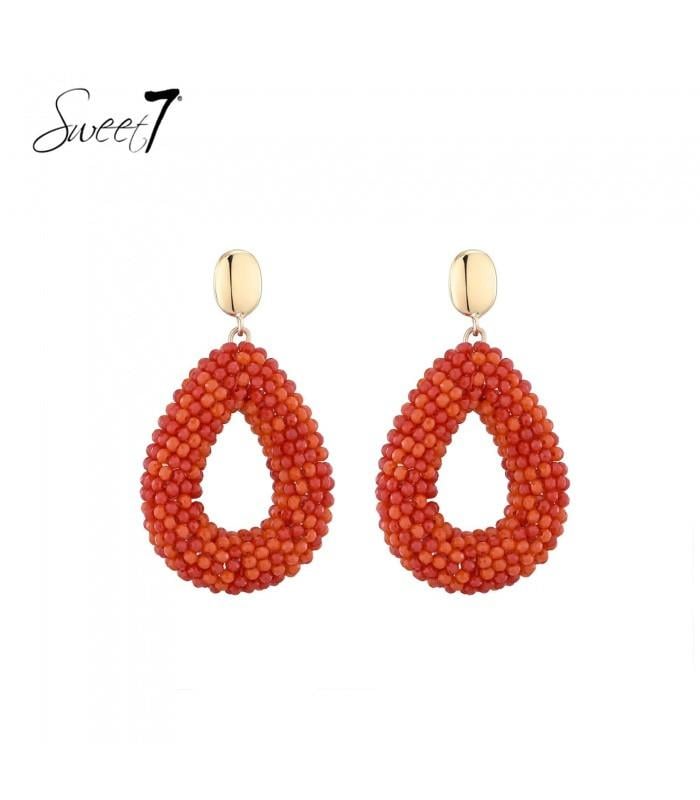 Oorbellen rood met oranje glas kralen en een goudkleurig oor knopje