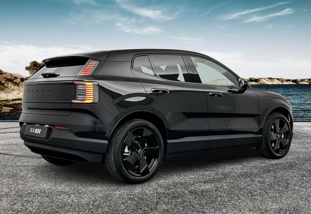 Volvo Ex30 p5 extended range ultra black edition | 272 pk |