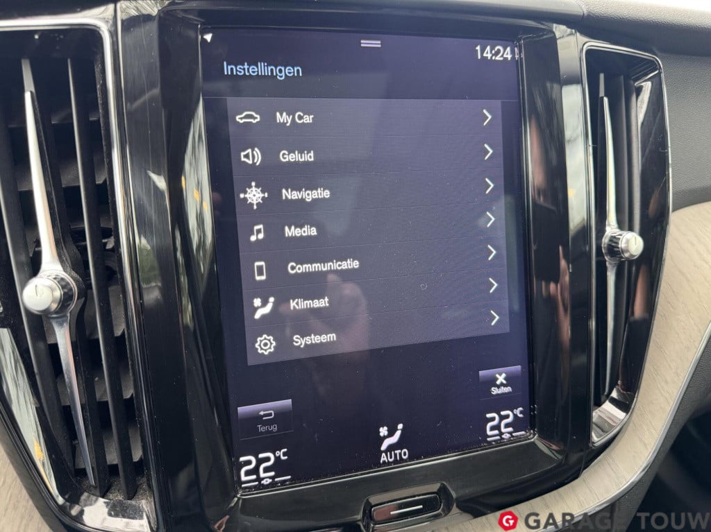 Volvo XC60 2.0 t8 twin engine awd inscription pano hud trekh