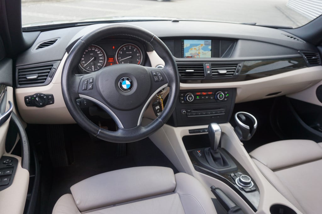 BMW X1 xdrive28i executive automaat - climate / navi / cruise / leder / ele