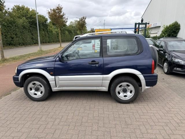 Suzuki Grand Vitara 2.0 metal top
