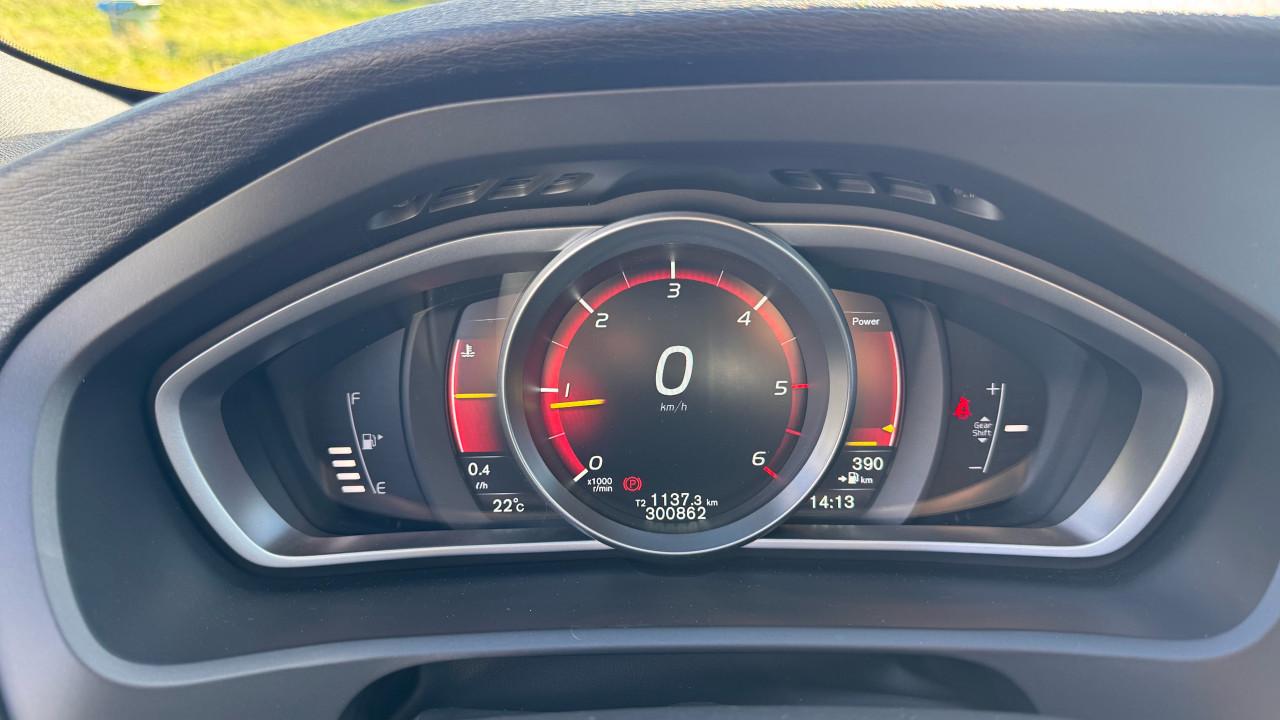 Volvo V40 2.0 D2 2015 Wit R-Design NL Auto Afn Trekhaak