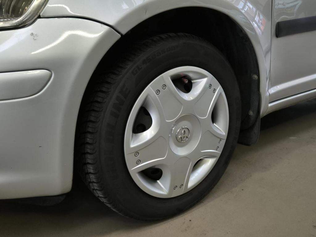 Toyota Yaris 1.3 vvt-i s-line